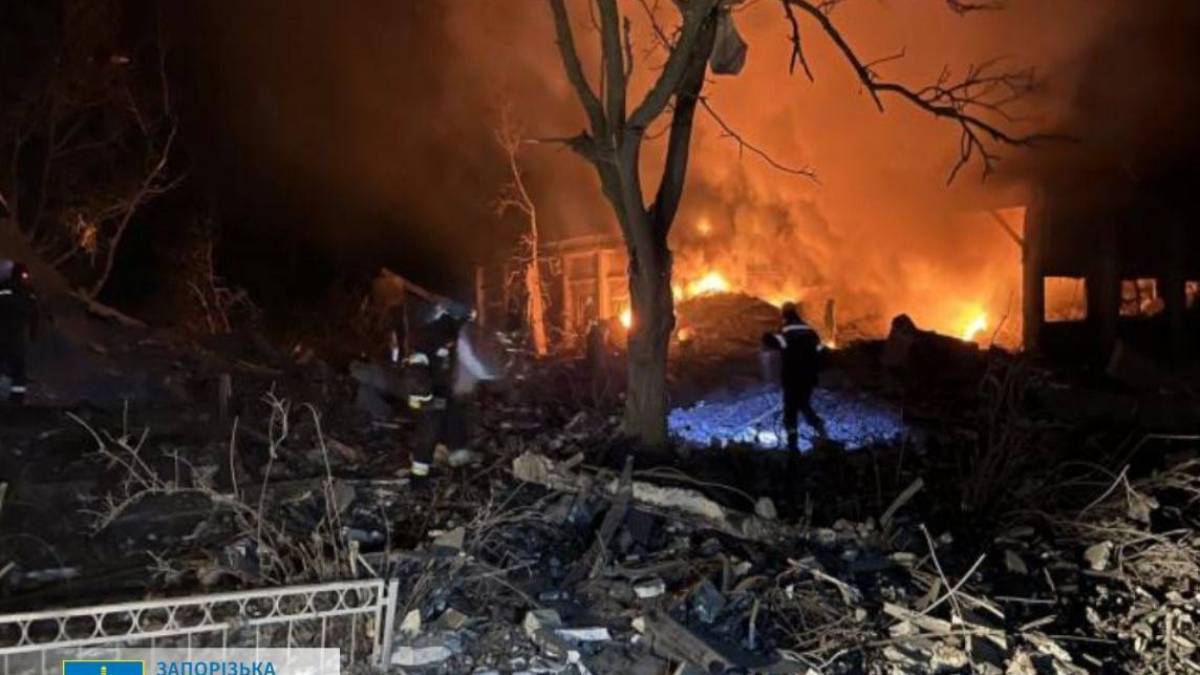 Троє загиблих, семеро поранених – результат обстрілу Запорізького району вночі 26 січня