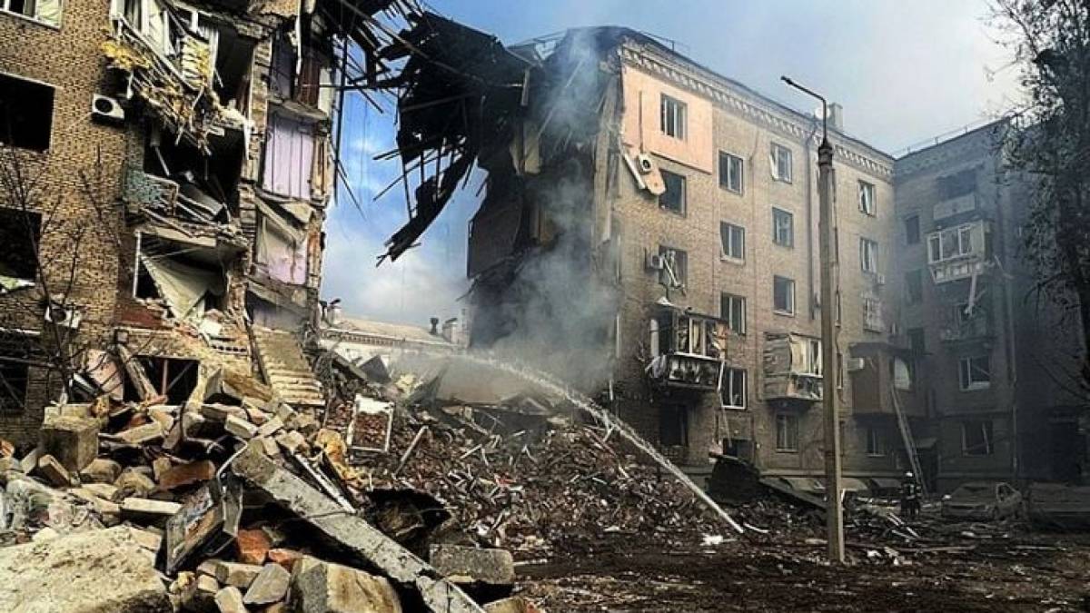 У Запоріжжі запоріжцям, житло яких постраждало внаслідок обстрілів росіян, виплатять гроші