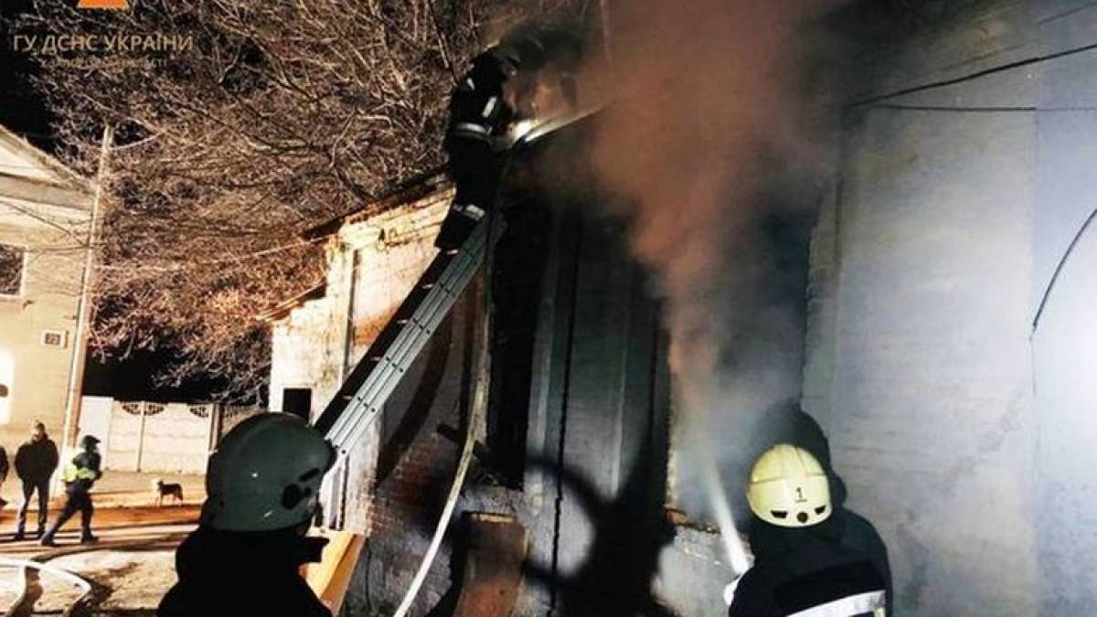 Запорізькі рятувальники ліквідували 2 пожежі