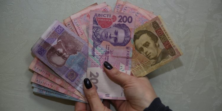 Пільги на оплату ЖКП  з третього січня виплачуються гривнами