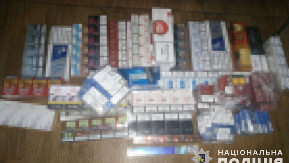 Запорізькі поліцейські вилучили з незаконного обігу контрафактні цигарки на понад 100 тисяч гривень