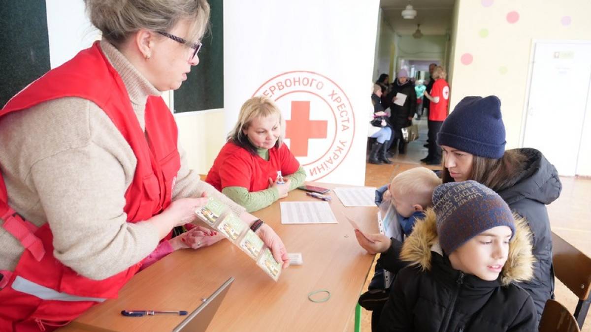У Запоріжжі Червоний Хрест видає ваучери на покупки в «Сільпо»
