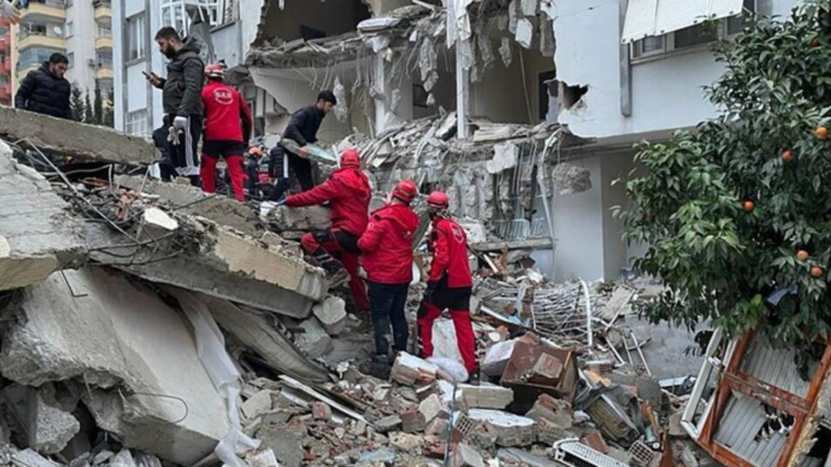 Посольство розшукало шістьох українців, які не виходили на зв‘язок після землетрусу в Туреччині