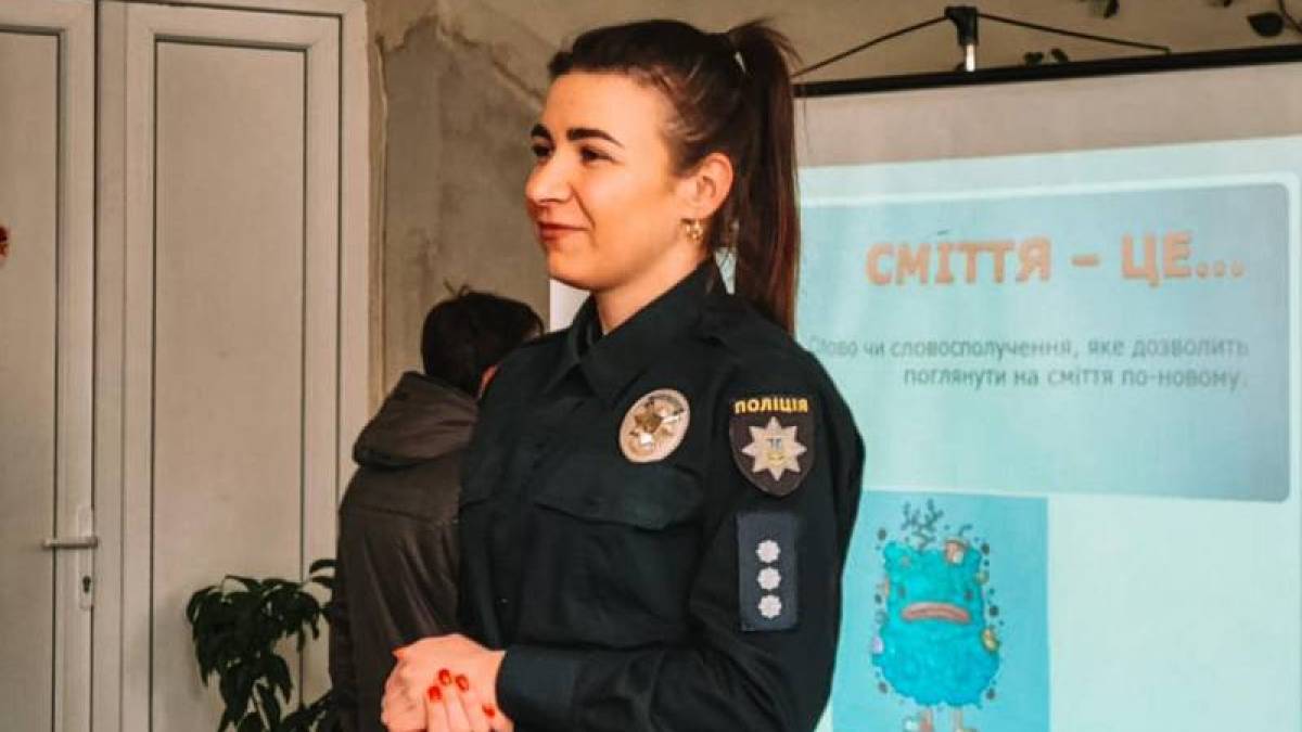 Запорізькі патрульні закликають земляків не бути байдужими до навколишнього середовища