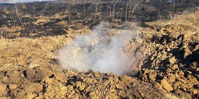 Поліцейські задокументували наслідки ворожих влучань по передмістю Запоріжжя (фото)