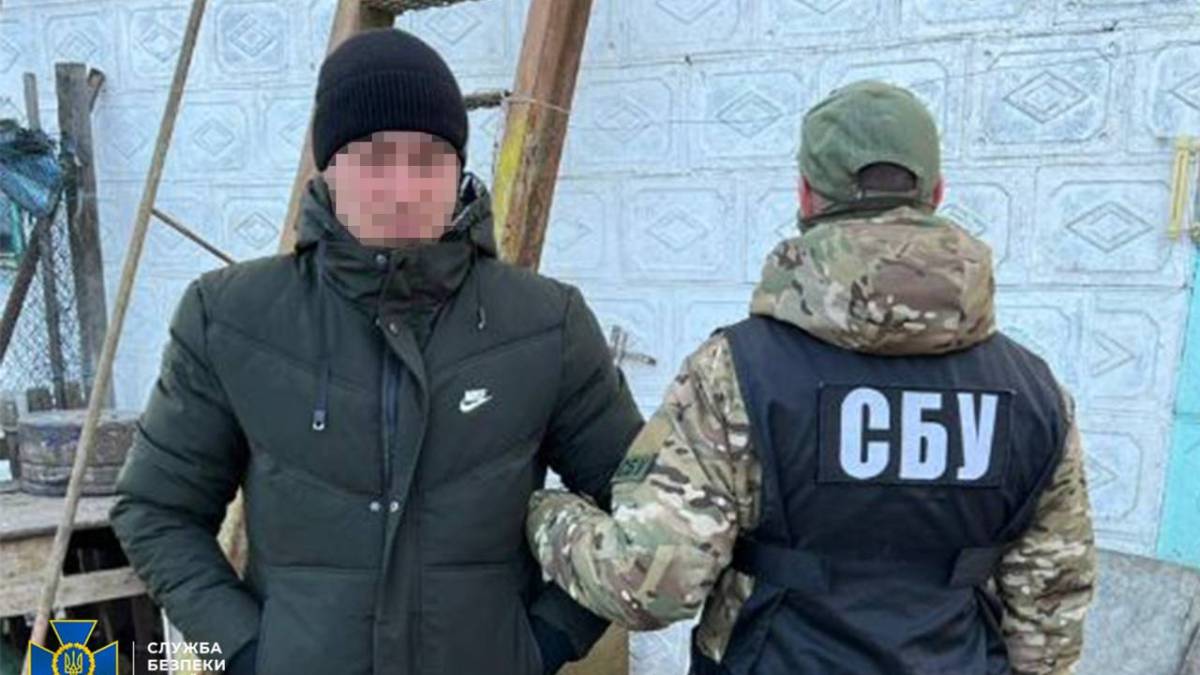 У Запоріжжі СБУ затримала дезертира, який у 2014 році зрадив присязі та перейшов на бік ворога