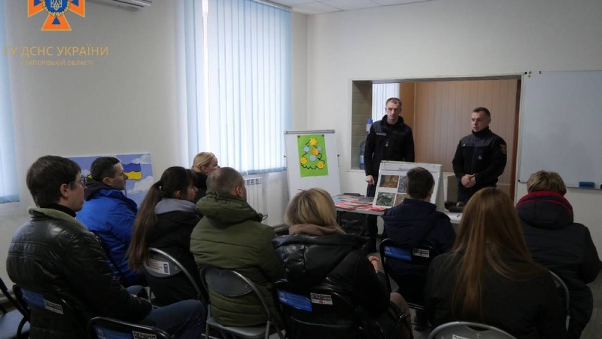 У Запоріжжі рятувальники продовжують просвітницьку роботу