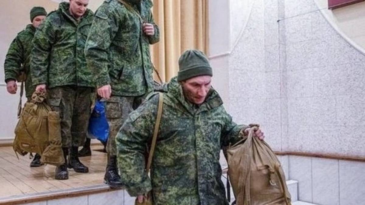 В Мелитополь завезли мобиков из Владивостока