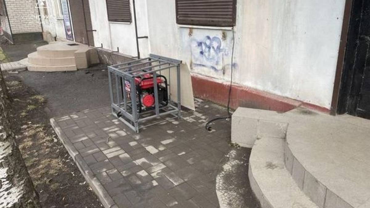 У Запоріжжі біля п’ятиповерхівки горів бензогенератор