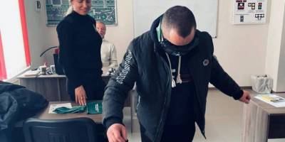 У Запоріжжі патрульні представили майбутнім водіям алкоокуляри «Drunk Busters» (фото)