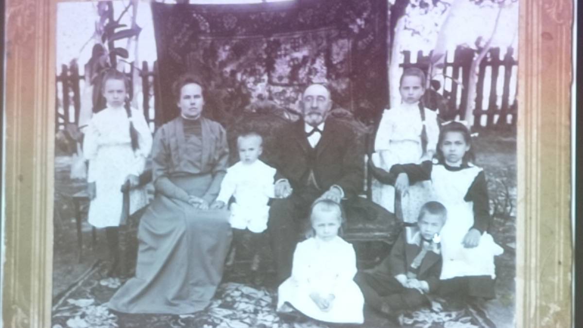 Родинні фото на фоні історії краю та моди, – від дослідника Сергія Звілінського