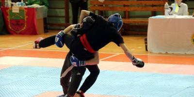 Запорізькі поліцейські взяли участь у чемпіонаті міста з військово-спортивного багатоборства (фото)