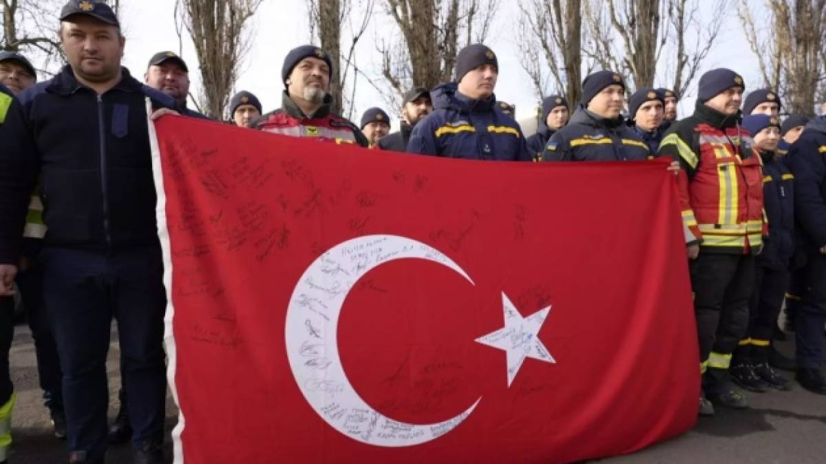 З Туреччини повернулася друга група українських рятувальників