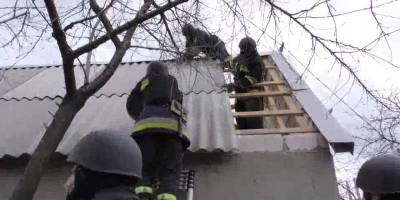 У передмісті Запоріжжя ліквідують наслідки ворожого ракетного удару