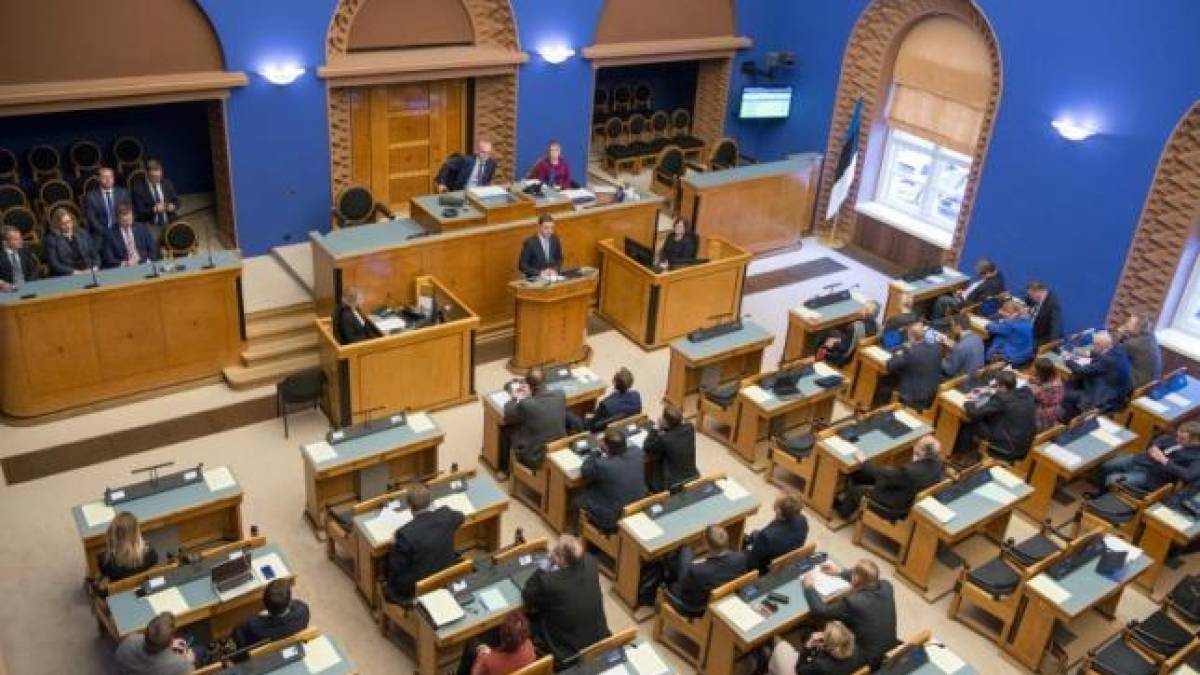 В Естонії заборонили володіти зброєю особам без громадянства держав – членів НАТО або ЄС
