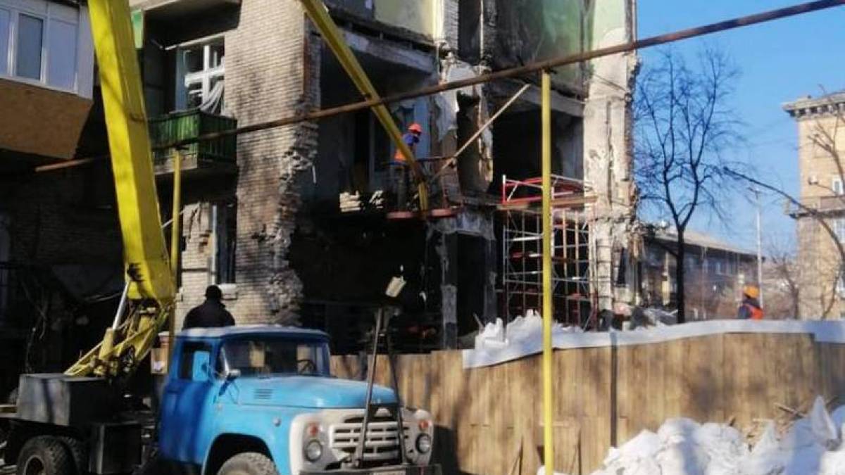 У Запоріжжі продовжується ремонт постраждалого будинку на проспекті Соборному
