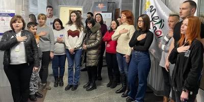 У Запоріжжі у центрі допомоги мелітопольцям «Саме тут» вшанували пам‘ять загиблих за час війни