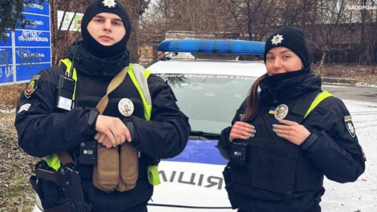 У Запоріжжі патрульні повернули додому літню жінку, яка блукала містом у комендантську годину