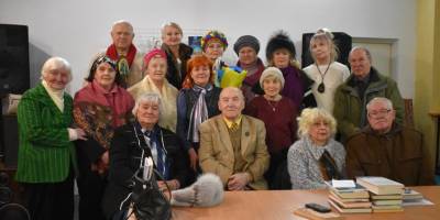 У Запорізькій обласній науковій бібліотеці відбулася презентація гумористичної книги «Кураж: гумор і не тільки»