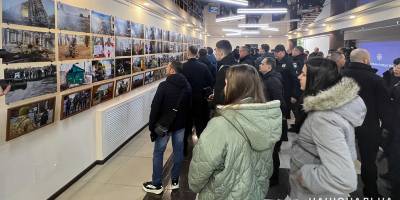 Запорізькі поліцейські презентували фотопроєкт «Запоріжжя. Війна в об’єктиві»