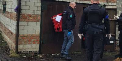 На Запоріжжі поліцейські та польські волонтери евакуювали хворого дідуся до лікарні