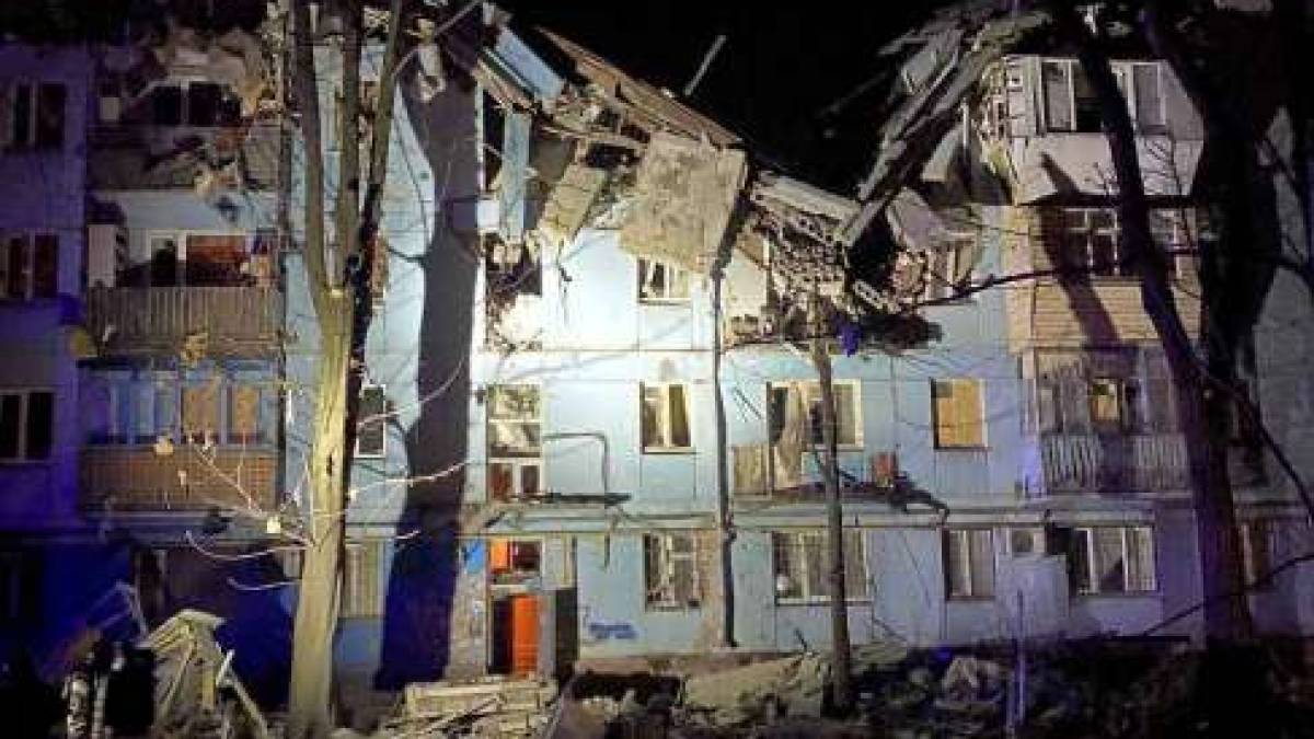 Взрывы в Запорожье ночью 2 марта: от вражеской ракеты пострадала многоэтажка