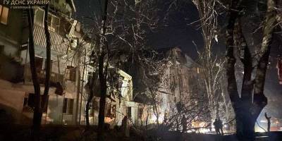Ворог завдав ракетних ударів по Запоріжжю: з-під завалів рятувальники деблокували 2 загиблих