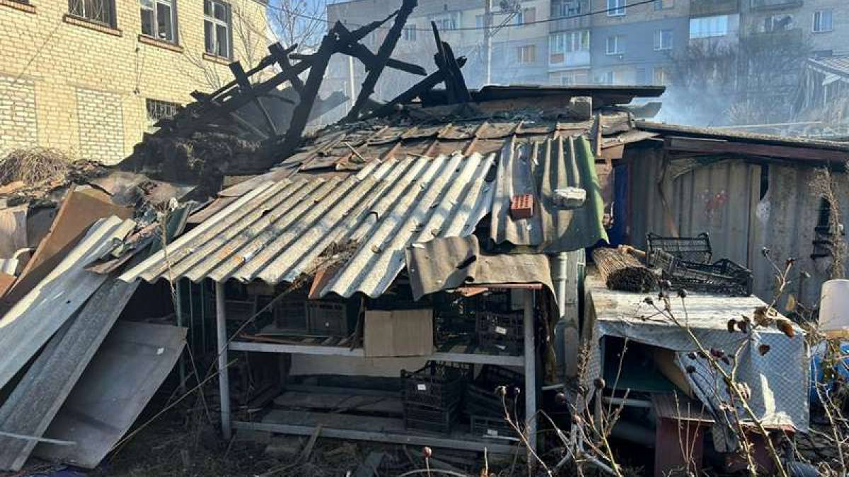 Вночі окупанти вдарили по центру Запоріжжя: Президент України