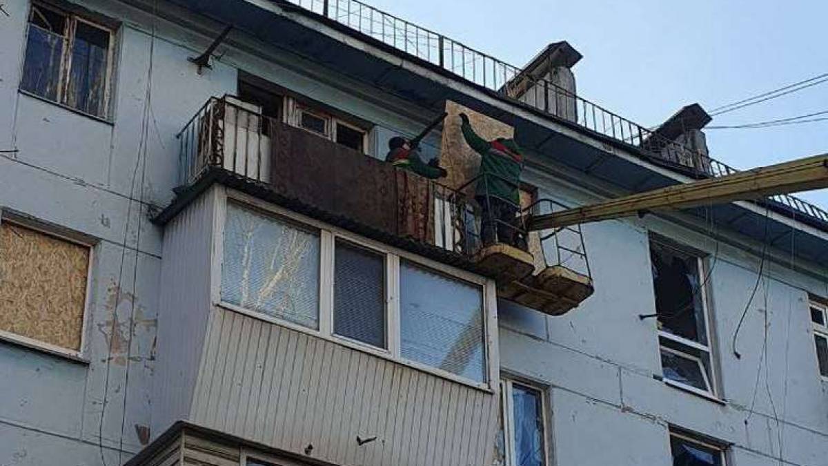 У Запоріжжі окрім зруйнованого ракетою будинку, постраждали ще 15 багатоповерхівок: Анатолій Куртєв