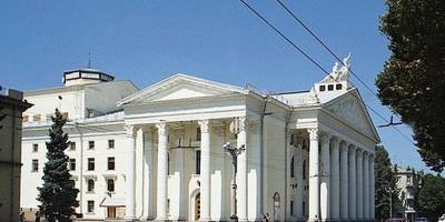 Запорізький театр імені Магара відчиняє свої двері та сцену
