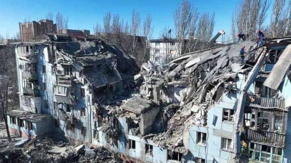 Будинок номер 67: ходили повз, жили поруч, вчились у одній школі…