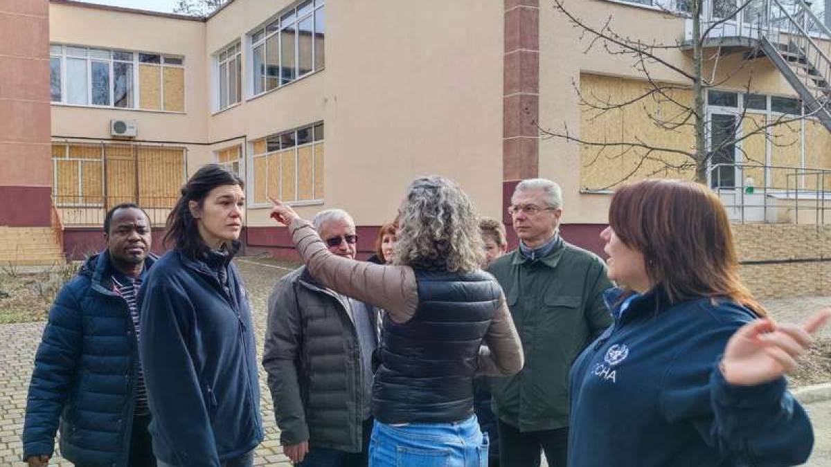 У Запоріжжі делегація ООН відвідала центр реабілітації дітей, який зазнав ракетного удару
