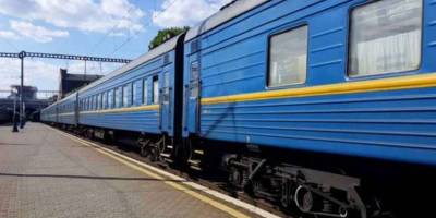 Кейт Міддлтон у камуфляжі зустрілася з військовими, які тренують ЗСУ