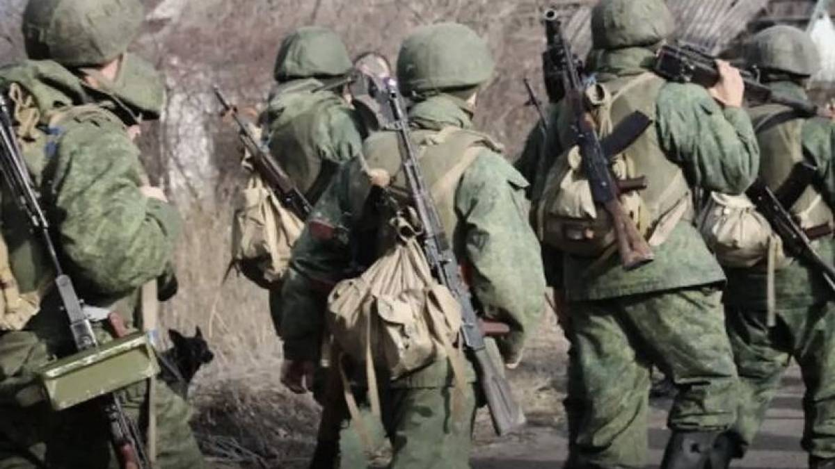 В Запорожской области оккупанты стягивают дополнительные силы и средства: военный эксперт