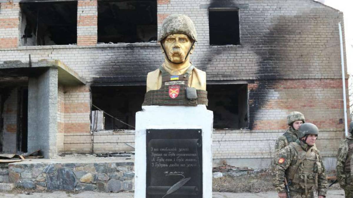 На Запорожье в прифронтовом селе Тараса Шевченко приняли в ряды ВСУ, фото