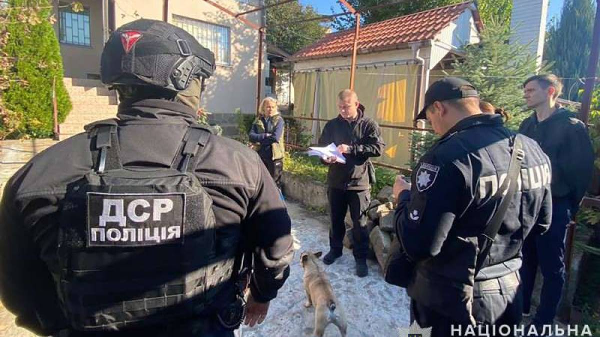 У Запоріжжі директор товариства налагодив виробництво фальсифікованих алкогольних напоїв: фото