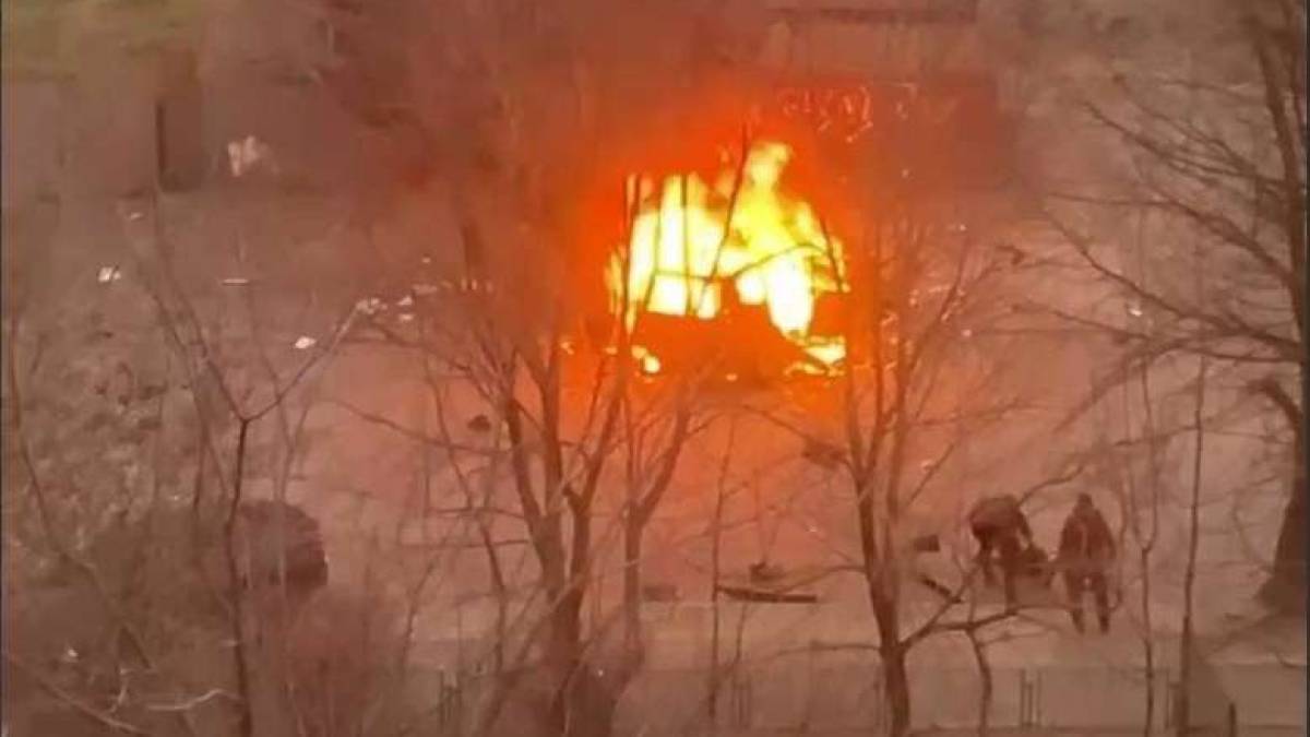 У центрі Мелітополя палає авто🔥