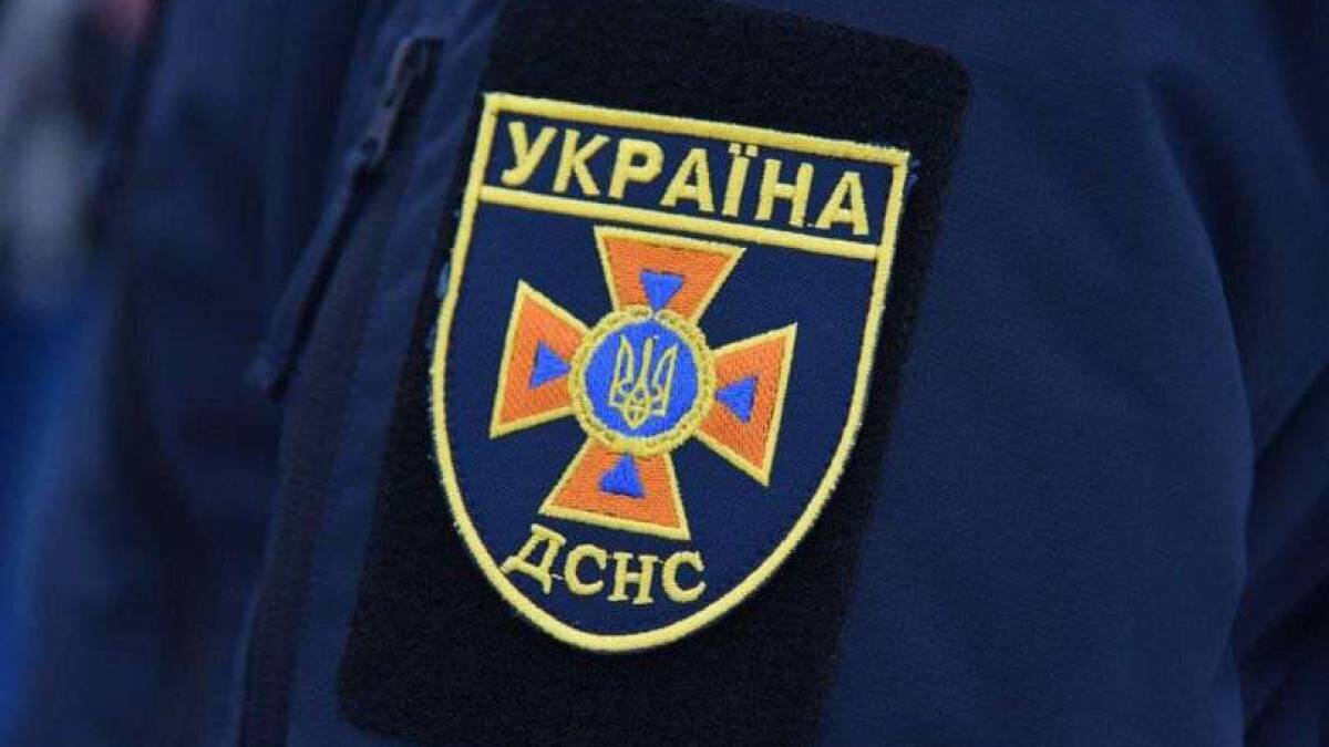У Запоріжжі рятувальники надали допомогу 6-річному хлопчику, який випав з вікна 5 поверху