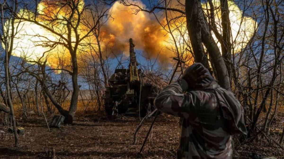 Загальні бойові втрати противника з 24.02.22 по 16.03.23 – Генштаб ЗСУ: 162560 (+1040) осіб, 305 (+1) літаків, 2145 (+13) БПЛА, 3504 (+12) танки