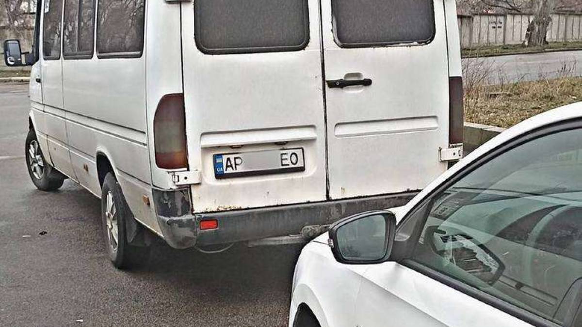 У Запоріжжі патрульні відшукали та покарали водія маршрутки, який не поважає пішоходів