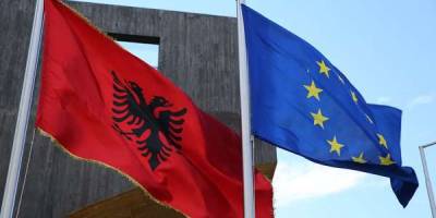 Албанія під тиском ЄС призупинила схему “золотих паспортів”