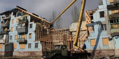 У Запоріжжі триває консервація пошкоджених конструкцій розстріляного ворожою ракетою будинку (фото)