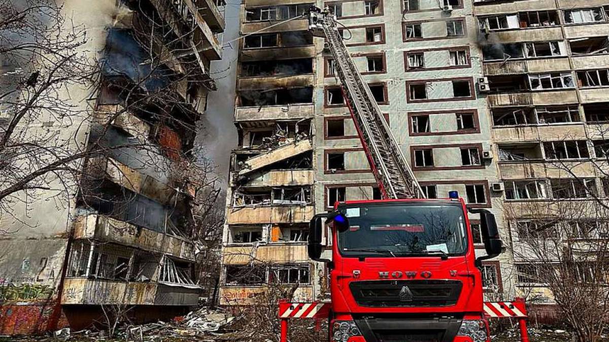 Ліквідації наслідків обстрілу у Запоріжжі (фото)