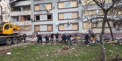 У Запоріжжі продовжують ліквідовувати наслідки ворожого обстрілу