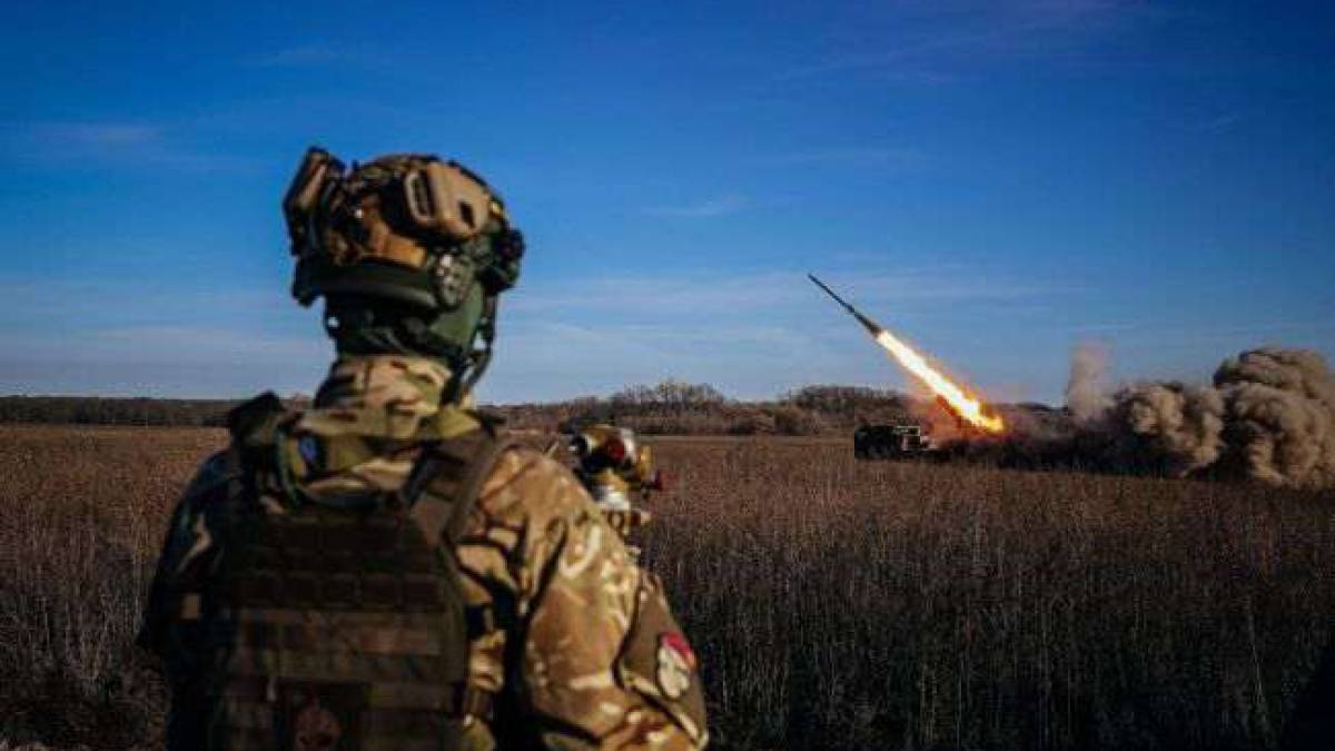 Загальні бойові втрати противника з 24.02.22 по 25.03.23 – Генштаб ЗСУ: (+720) осіб, 520 (+9) РСЗВ, 291 (+1) гелікоптер, 2623 (+7) артсистеми
