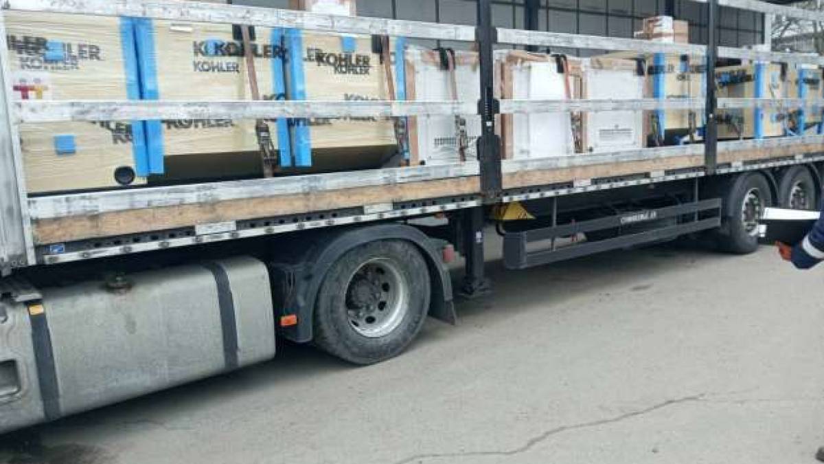 Франція передала Україні 183 тонни енергетичного обладнання