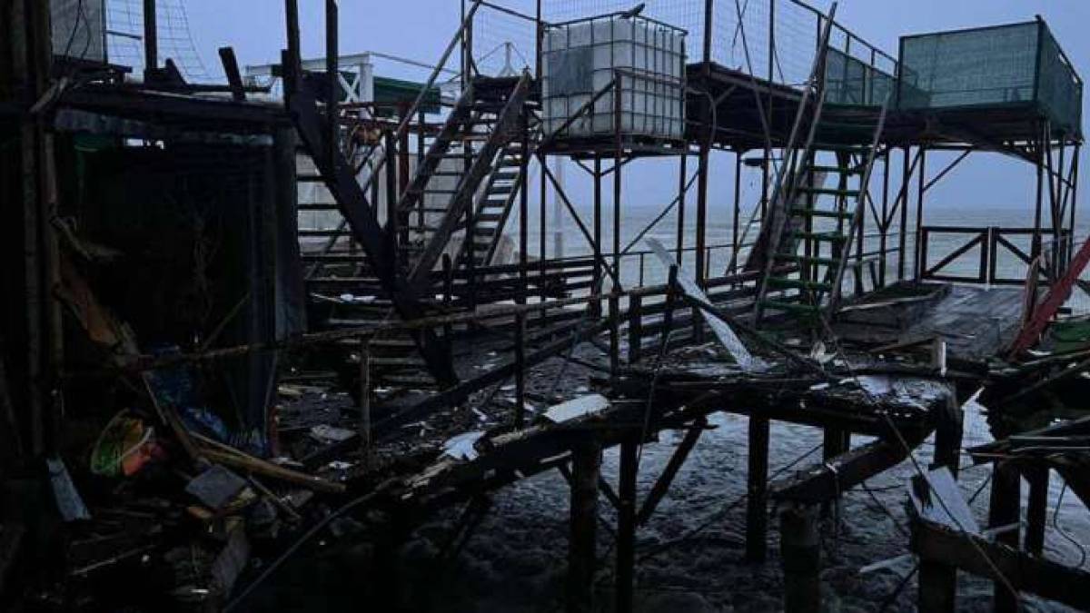 Морська міна під час шторму здетонувала, пошкодивши декілька будівель біля Одеси