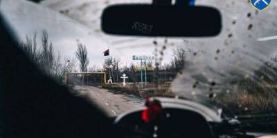 “У червоній зоні”: Авдіївку закрили на в’їзд