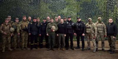 Запорізьких рятувальників відзначив державними нагородами Президент України