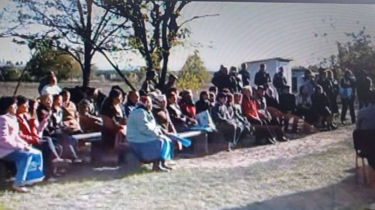 Спогади про щастя у нас не відняти.  Маленьке село Діброва та велика надія на повернення